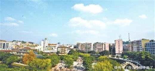 四川遂宁蓬溪县的大镇，是重庆的邻居，也是全国重点镇