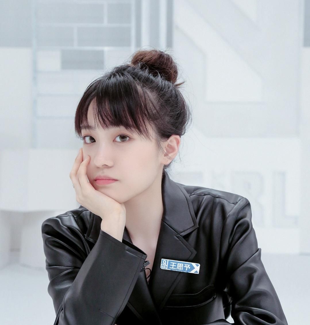 『镜头』青2: Lisa的师妹因为没钱放弃加演, 乐华三期无姓名, 恐无出道位