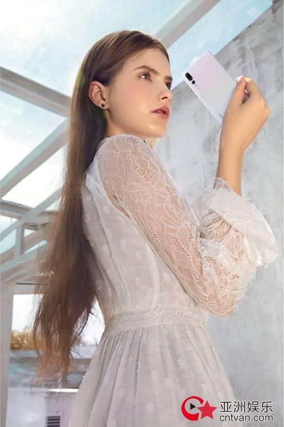 用渐变营造高级感,看了这些LOOK你就明白该怎么搭了!