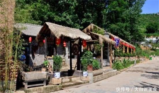 当年这个景区一碗面卖30,如今空无一人变空城,网友:彻底凉凉