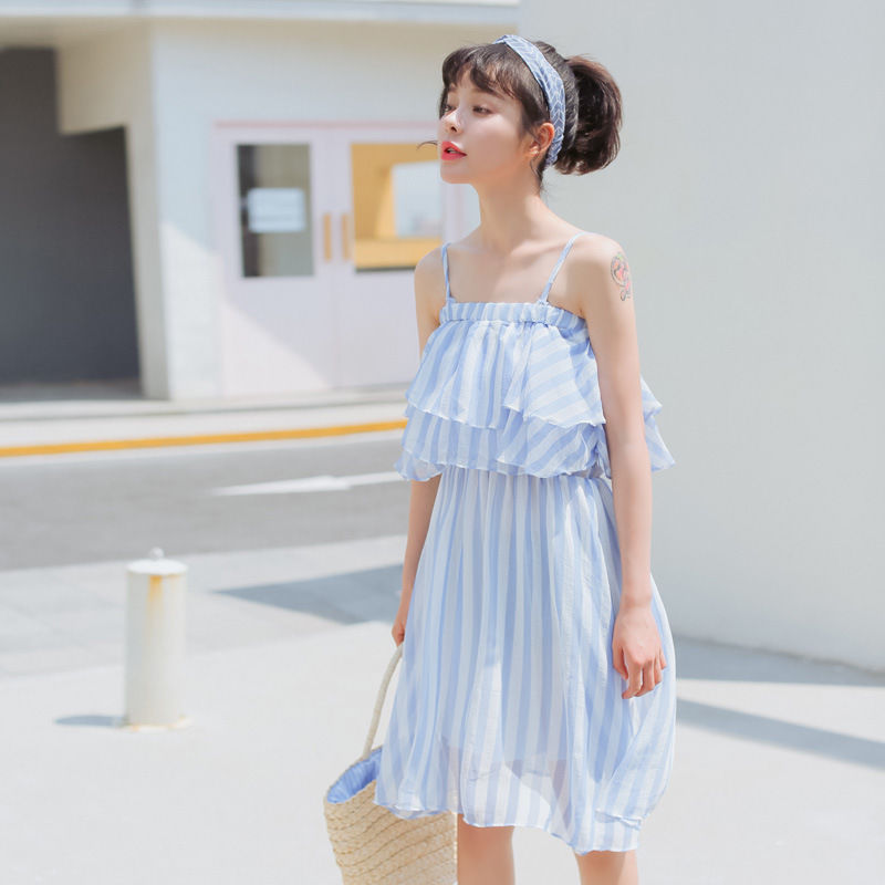 现在女人真会穿，直接穿个“隐形一字裙”不过确实漂亮