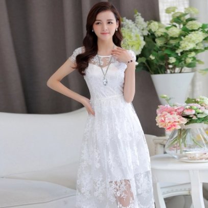 女人千万不要太随便，这样美丽性感有女人味的裙装，让你成小美人