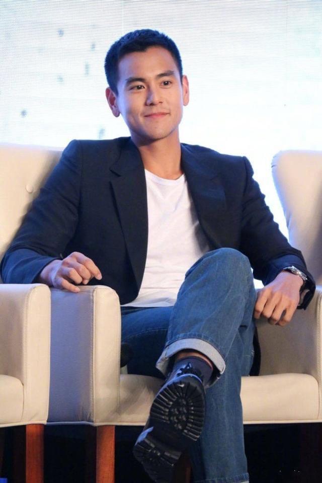 贾乃亮换了发型却变得这么成熟，这款发型果然是检验颜值的标准！