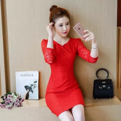 初秋温差有点大，别穿吊带裙了!初秋新款长袖裙，又美又嫩