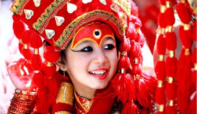 尼泊尔人信奉的“活女神”,表面看似风光,背后却没有一点自由!