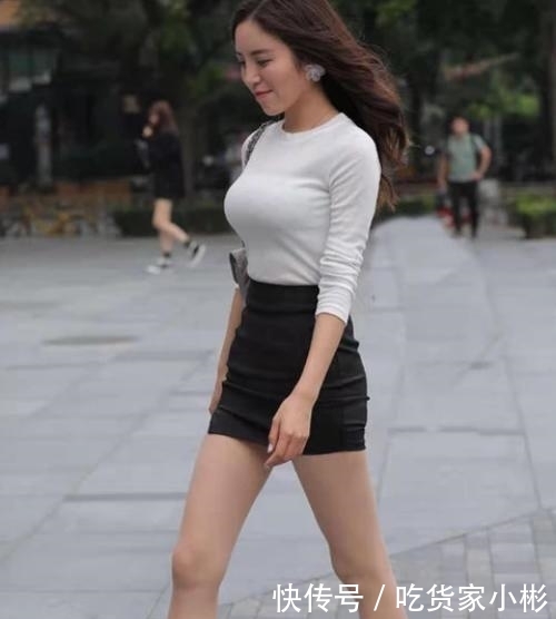  蓝色■街拍：一条蓝色吊带连衣裙，彰显独立，绽放东方美女曼妙身姿迷人