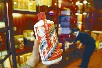 国内卖上千, 国外只卖几百? 茅台这次真的让中