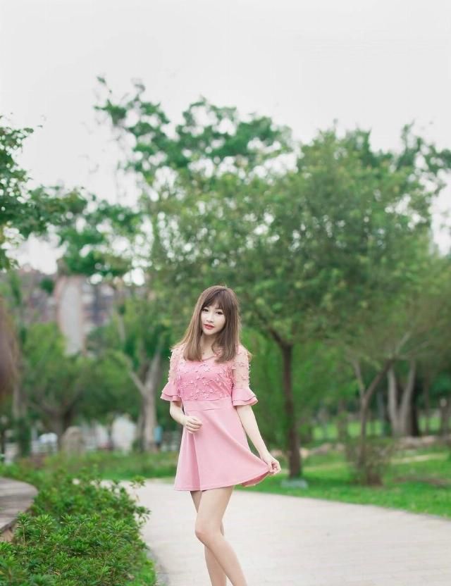 「心中」穿上甜美连衣裙,瞬间唤醒女生心中的“小公主”