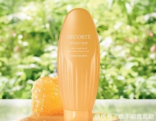  「用力揉搓」泡沫洗面奶?洁面啫喱?洁面油 洁面小常识你都了解到位吗？
