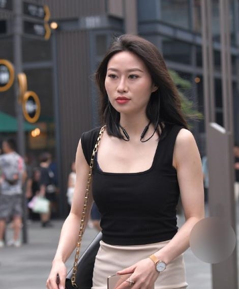 『 上衣』美女, 出门在外, 请注意你的穿着,掇影: