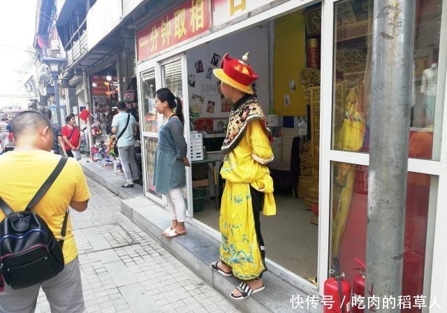 点评北京前门地区的珠宝市街：充满老北京风貌的商铺，却可能走形