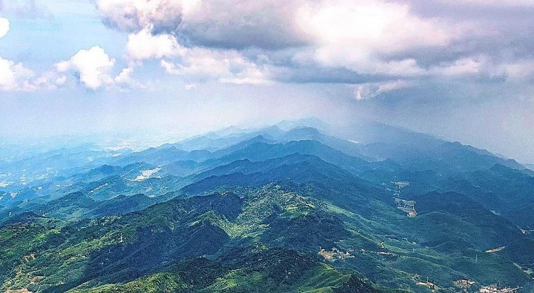  「四川省」为什么四川盆地的中心城市是位于盆地边缘的成都、重庆,而不在盆地...