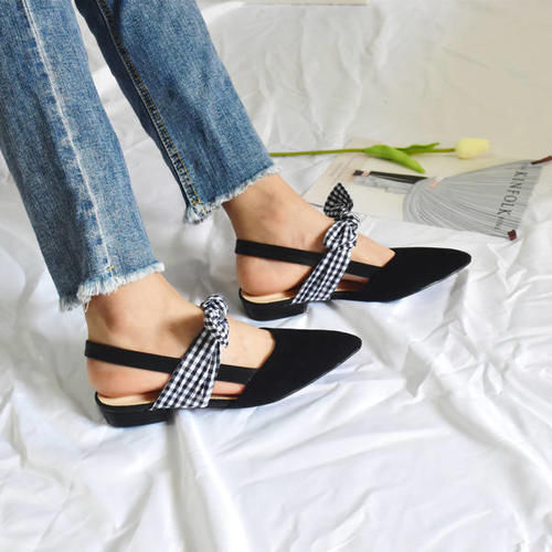 不是所有的女人都爱穿高跟鞋，优雅的平底浅口鞋，舒适又好看