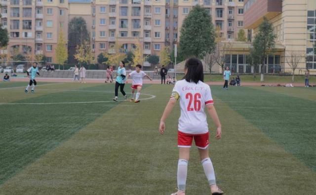  #男朋友#女球迷采访：她是如何与切尔西结下了不解之缘？