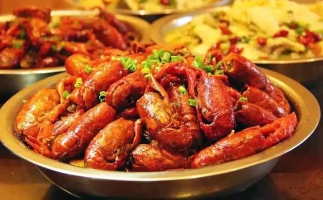 夏季吃小龙虾会得哈夫病？谣言又来了！