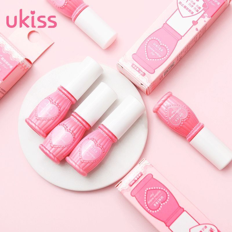 为了试出吃火锅都不掉色的唇膏,我们真的吃了顿火锅!