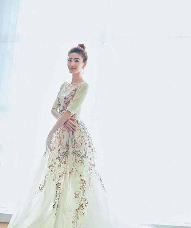 素颜女神王丽坤做真实的自己，几近让经纪人崩溃