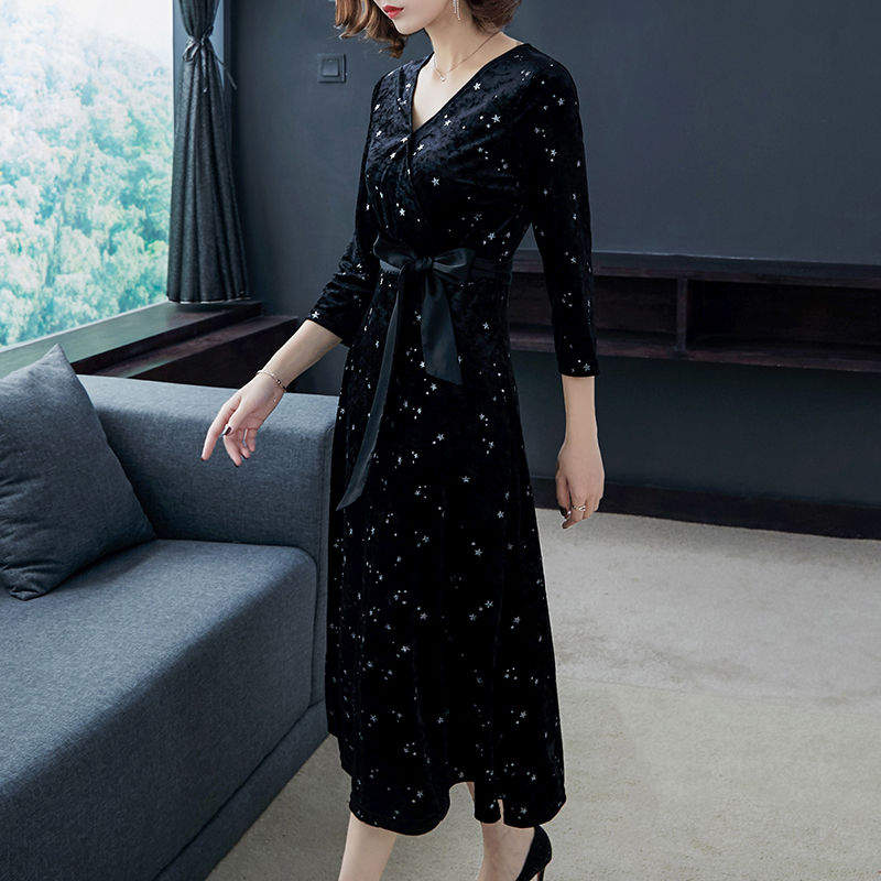 不敢相信，年过40老婆，穿上这种秋装，简直年轻十几岁，真会穿