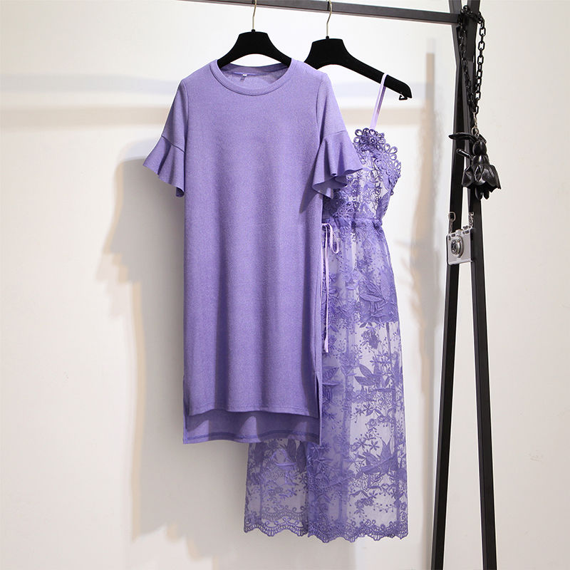 自带凉爽效果的吊带裙在八月很受欢迎，凸显窈窕身材，动人心弦