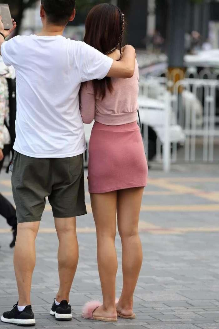 包臀短裙美女姐姐, 身姿丰腴有味道, 成熟知性有魅力!