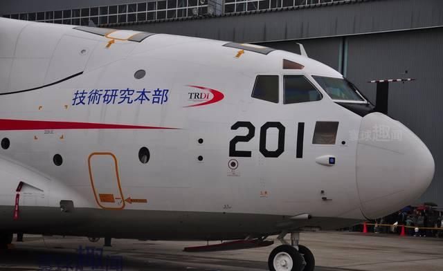 「们可以看到」日本C-2运输机做工精湛,使用美军C-5同款发动机,运输能力打3折