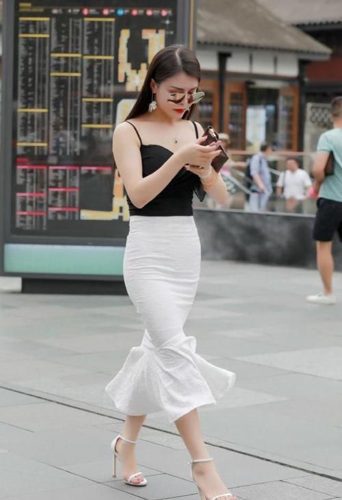  #不失#这些裙子靓丽不失女人味，穿自己的时尚，走属于自己的靓丽女神范