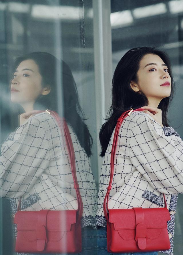 『春天』三木“小香风外套配牛仔裤”穿搭火了,春天学这样穿,优雅还时髦