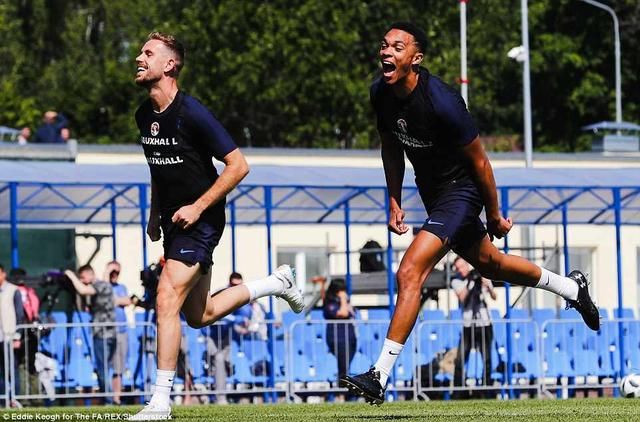 28日世界杯英格兰日报:兰帕德冤案8年后 目送