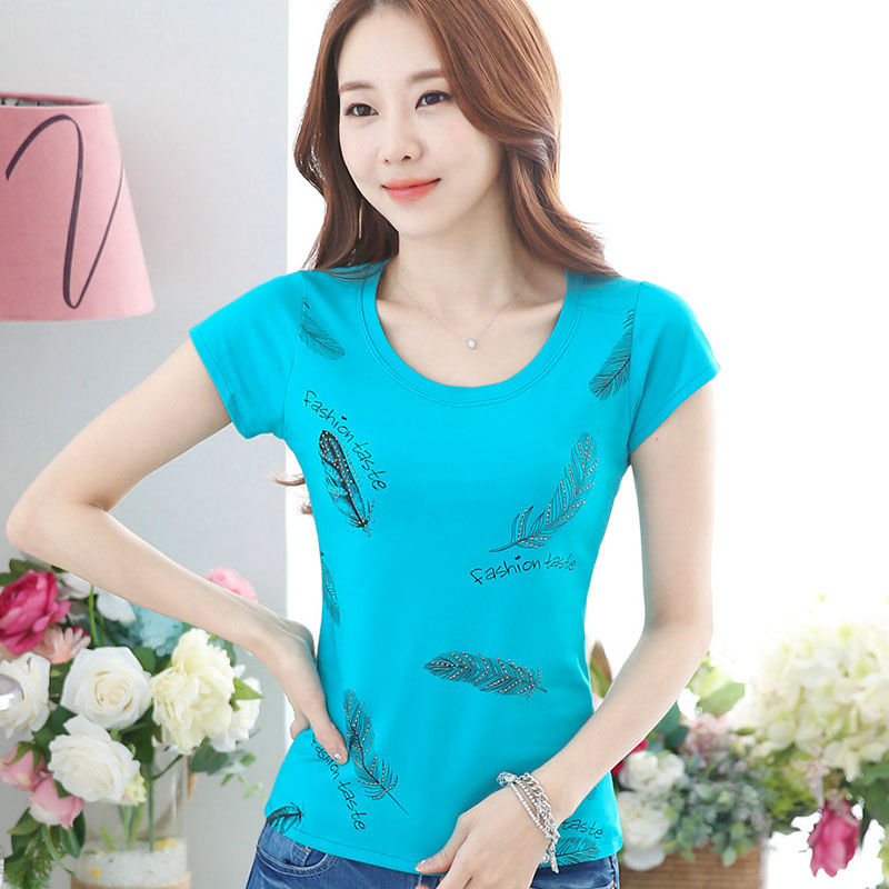 现在特流行这样穿:”裤子失踪“穿，宽松T恤+短裤，时尚时尚