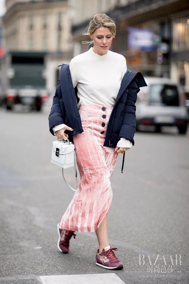 今年的秋冬流行色很吉利，还没到过年就要红火起来!