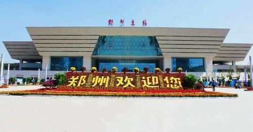  [经济意义]我国三大超级干线高铁，经过16个万亿俱乐部城市，连