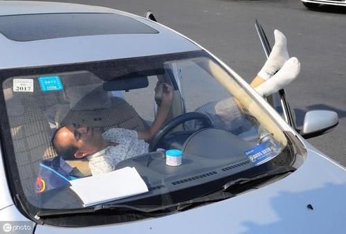 为什么在西藏的无人区，夜晚不要住在车内？三点理由无法反驳