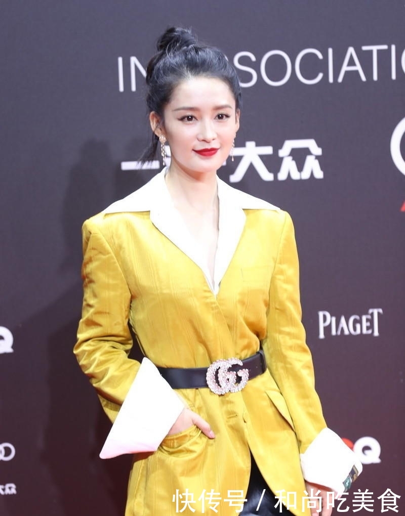 『 身穿』“筷子腿”实力抢镜，李沁有颜任性！身穿亮黄色西装时髦精致