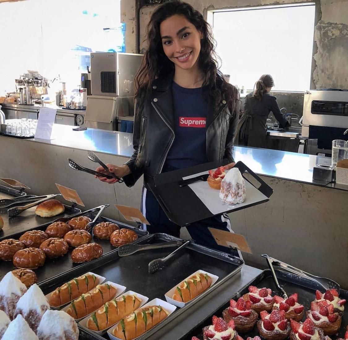 不爱穿Bra和裤子的潮流女神，让人看了就血脉喷张!