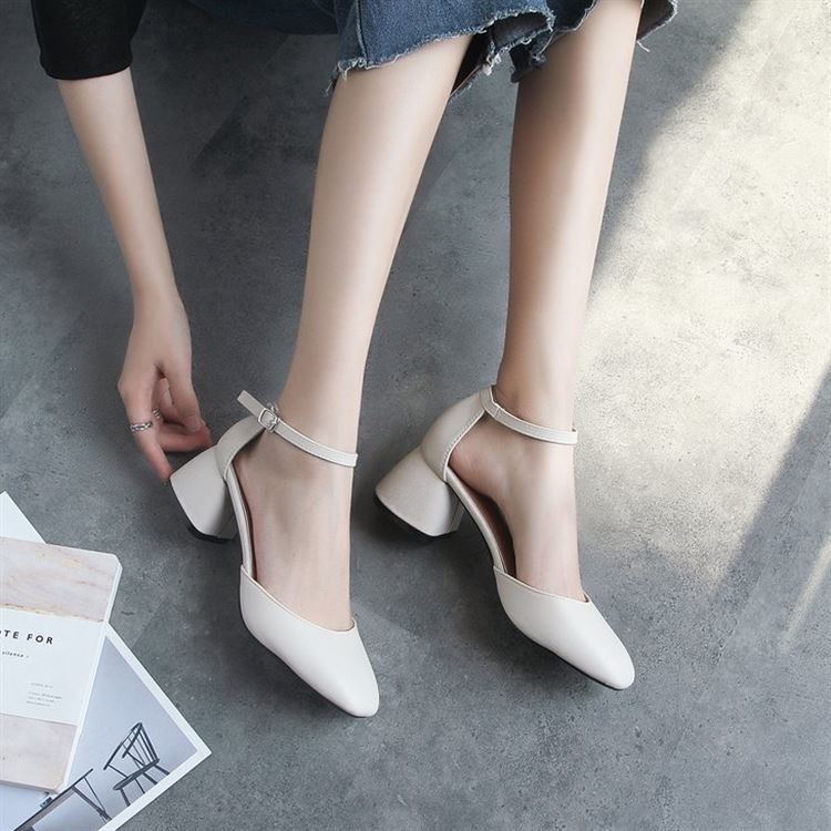 女人没有一双高跟鞋,聚会出门怎么行?这才是最好的个性搭配哦