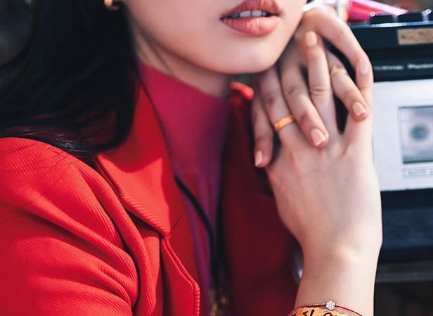  『气质』女人50岁以后尽量少戴这3种首饰,没气质还显俗气,尤其最后一种