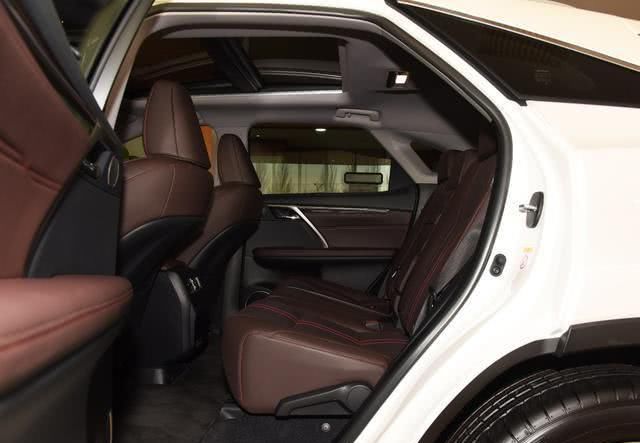  #豪华#不足40万的豪华中大型SUV，3年保值率76.31％，还很可靠耐用