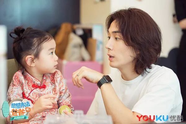 萌娃| Lucky加入星娃豪华套餐!请问戚薇是先教了她爱美吗?