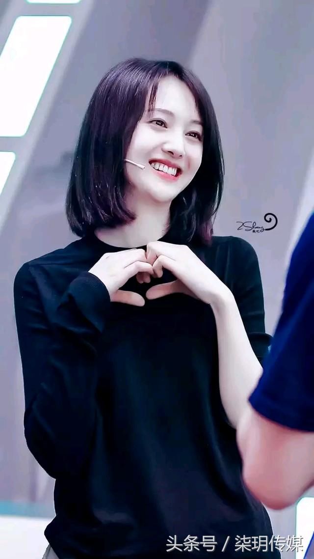 媒体恶炒郑爽“黑料”!爽爸护女心,切怒怼网友“造谣无下限”!