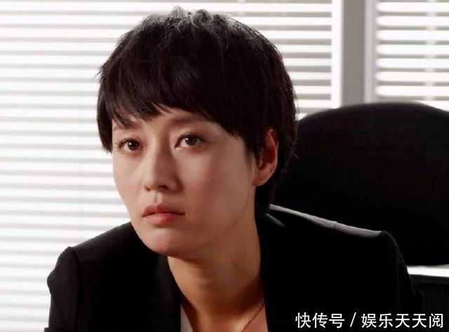 42岁马伊琍穿2万块的背心裙，身材凹凸有致，“嫩”回24岁！