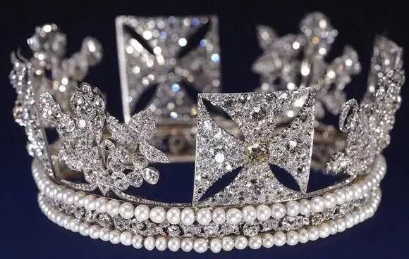 英国女王的珠宝，每一件都价值连城!