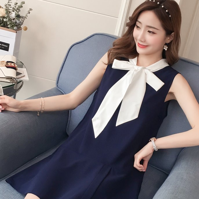 今年新款吊带裙一上市，老婆就把阔腿裤套装都扔了，减龄有女人味