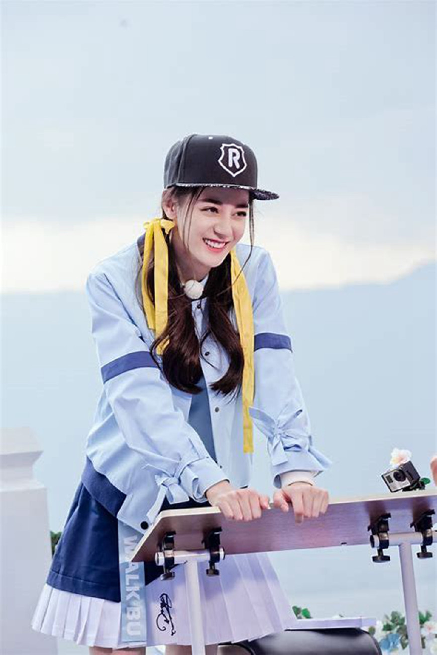 来跟大家说一说《跑男》上面的迪丽热巴的造型有多漂亮吧