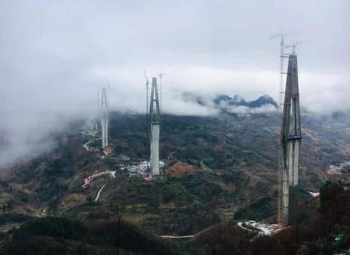  世界■中国基建再次引起轰动，平均310米高，又一超级大桥顺利完