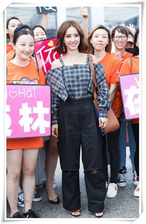 没关晓彤的腿真别穿阔腿裤，像蔡依林一样穿成“矮脚虎”就尴尬了
