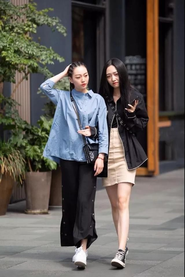 街拍 街头美女不一样的时尚感 图7的清凉穿 彰显出不一样的美丽