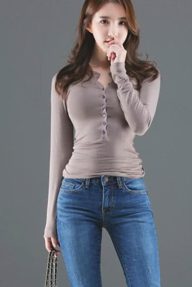 紧身裤更具清纯甜美，轻松打造沉稳端庄的女性气质！