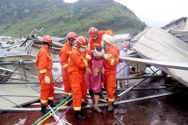 『消防救援支』2人死亡27人受伤！强风暴雨致广西一厂房倒塌，当时风速达到11级