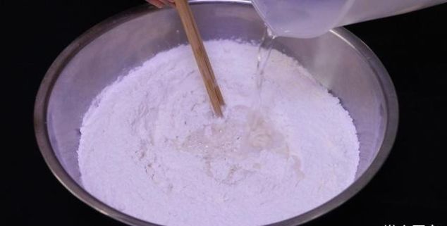  咬一口：宅在家教你做葱油饼, 咬一口酥掉渣, 我家三天两头吃