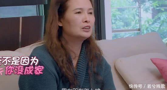 『王鸥』王鸥母女仨同框!与妹妹颜值差别大,妈妈态度冷漠对俩女儿大不同